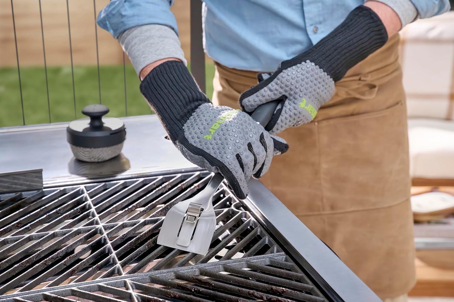 imageCuisinart 3in1 Chainmail Grill Cleaner BristleFree Dual Function HeavyDuty Grill Brush with Removable Head WorryFree Stainless Steel Steam Clean BBQ Scrubber for Grills amp Griddle